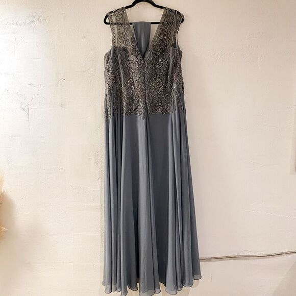 NEW MGNY by Mori Lee Embellished Bodice Cap Sleeve Maxi Dress Gown in Steel Gray - Picture 3 of 13